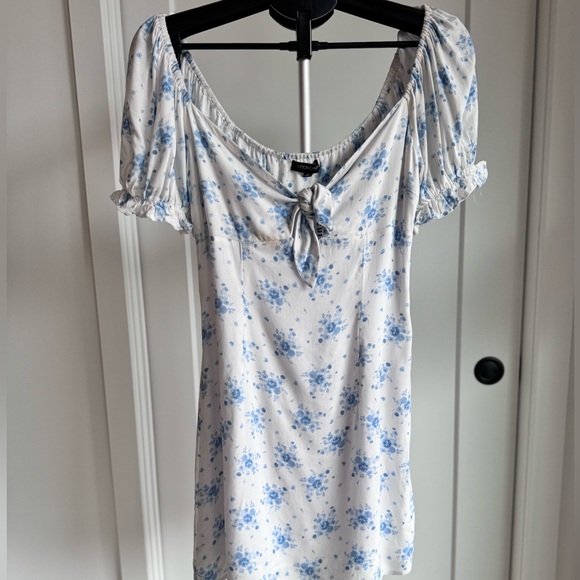White and blue summer dress - Picture 4 of 4